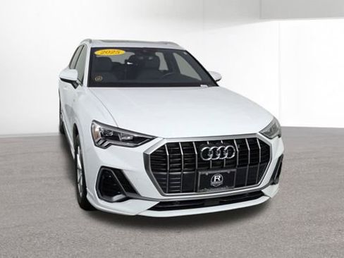 Used 2025 Audi Q3 2.0T Premium AWD/4WD image 3