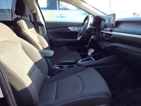 Certified 2023 Kia Forte LXS FWD image 6