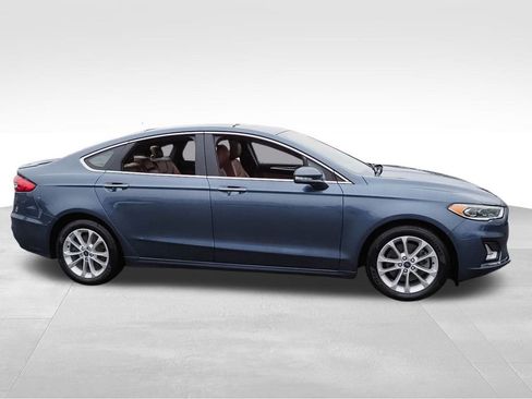 Used 2019 Ford Fusion Energi Titanium image 9