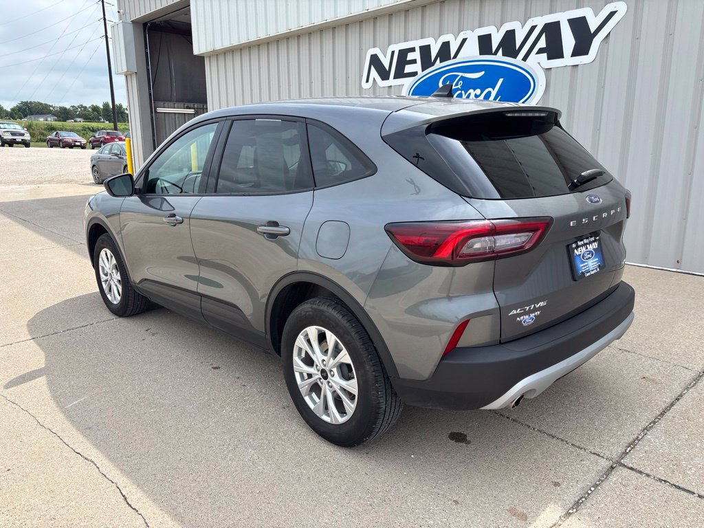 Certified 2025 Ford Escape Active AWD/4WD image 7