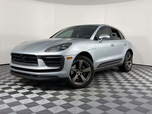 Certified 2024 Porsche Macan AWD/4WD image 1