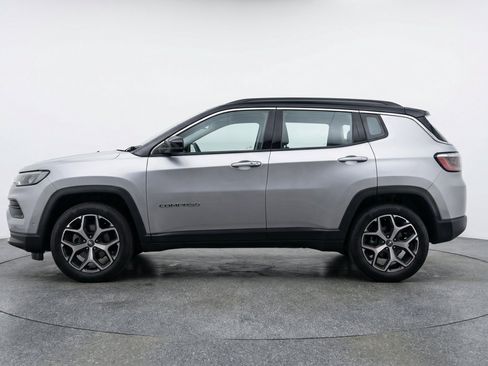 Used 2025 Jeep Compass Limited AWD/4WD image 5