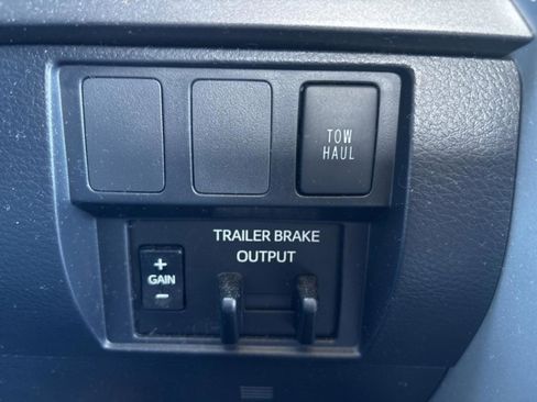 Used 2020 Toyota Tundra SR5 image 39
