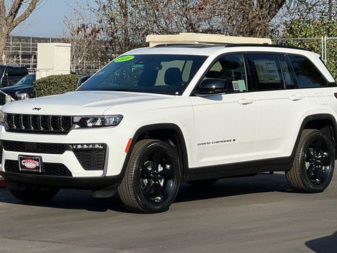 New 2026 Jeep Grand Cherokee Limited image 8
