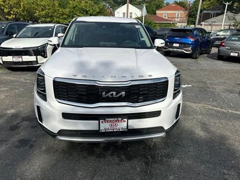 Used 2022 Kia Telluride LX AWD/4WD image 2