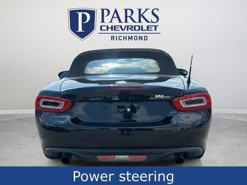 Used 2017 FIAT 124 Spider Classica RWD image 9