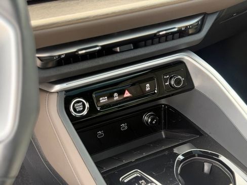 Used 2025 Audi Q5 Premium w/ Convenience Package AWD/4WD image 19