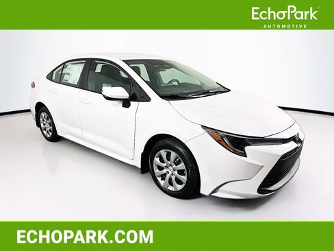Used 2026 Toyota Corolla LE image 1