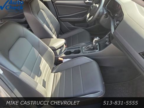 Used 2024 Volkswagen Jetta SE FWD image 27
