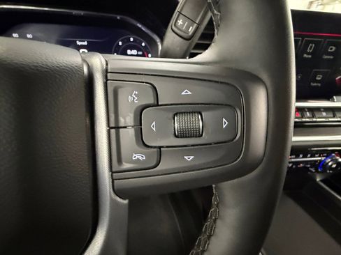 Used 2025 GMC Sierra 2500 SLT w/ SLT Convenience Package AWD/4WD image 18