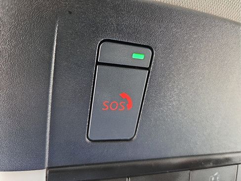 Used 2025 Nissan Pathfinder SV image 20