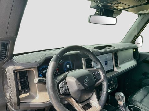 Used 2025 Ford Bronco Outer Banks AWD/4WD image 11
