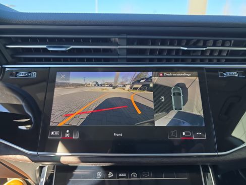 Used 2023 Audi Q8 Premium Plus image 24