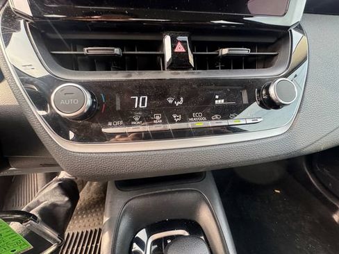Used 2024 Toyota Corolla LE FWD image 17