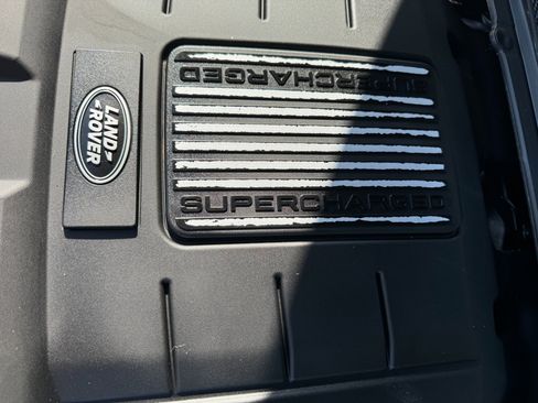 Used 2017 Land Rover Range Rover HSE image 16