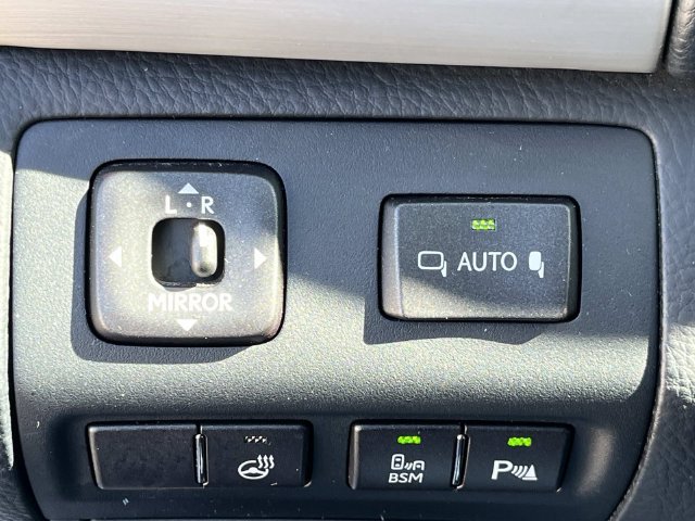 Used 2014 Lexus LS 460 w/ Comfort Package RWD image 37
