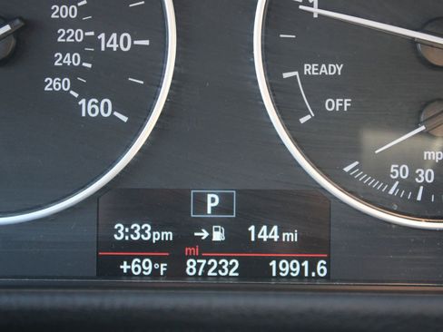 Used 2016 BMW 320i xDrive Sedan image 16