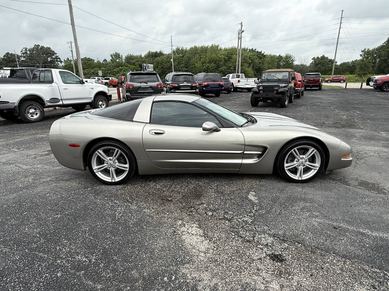 Used 1998 Chevrolet Corvette Coupe w/ Roof Pkg RWD image 6