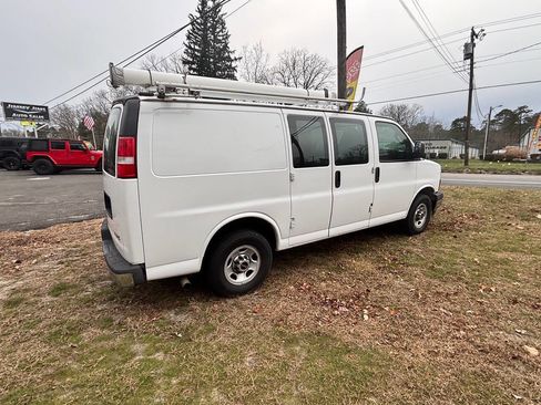 Used 2017 GMC Savana 2500 image 9