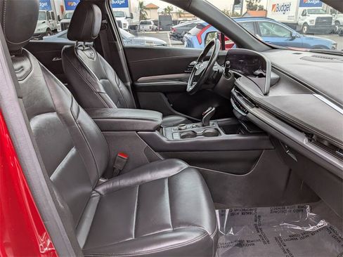 Used 2024 Cadillac XT4 Premium Luxury image 30