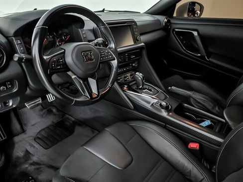 Used 2019 Nissan GT-R Premium AWD/4WD image 19