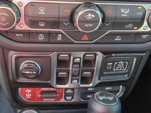 Used 2026 Jeep Wrangler Unlimited Rubicon AWD/4WD image 23