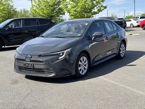 Used 2023 Toyota Corolla LE image 5