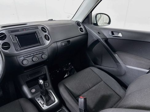 Used 2017 Volkswagen Tiguan Limited w/ Premium Package AWD/4WD image 23
