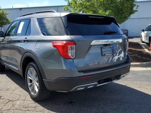 Used 2023 Ford Explorer XLT w/ Equipment Group 202A AWD/4WD image 2