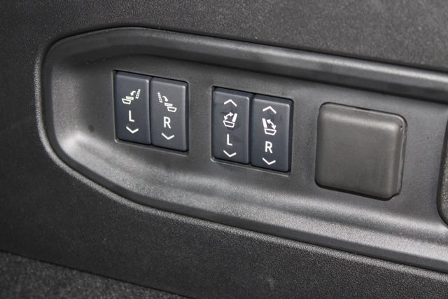 Certified 2026 Cadillac Vistiq Sport w/ LPO, Floor Liner Package AWD/4WD image 43