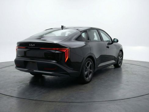 Used 2025 Kia K4 LXS image 9