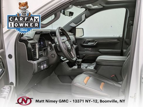 Used 2024 GMC Sierra 1500 AT4 w/ Technology Package AWD/4WD image 5