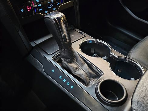 Used 2017 Ford Explorer XLT w/ Equipment Group 202A image 27