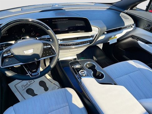 New 2026 Cadillac Lyriq Luxury image 23