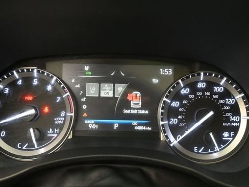 Used 2022 Toyota Highlander XLE AWD/4WD image 9