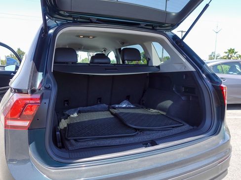 Used 2019 Volkswagen Tiguan SE AWD/4WD image 25