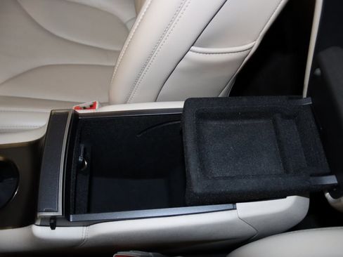 Used 2017 Lincoln MKC Select w/ Lincoln MKC Climate Package image 50