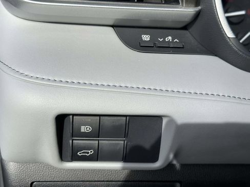 Used 2021 Toyota Highlander XLE image 20