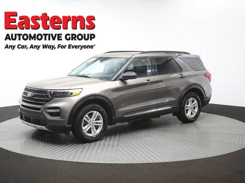 Used 2021 Ford Explorer XLT w/ Equipment Group 202A AWD/4WD image 56