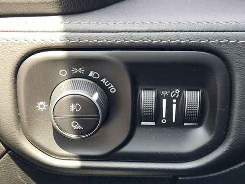 Used 2020 RAM 1500 Limited w/ Black Appearance Package RWD image 20
