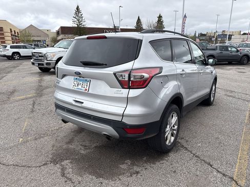 Used 2017 Ford Escape SE w/ Equipment Group 201A FWD image 3
