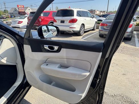 Used 2018 Volvo XC60 T6 Momentum w/ Advanced Package AWD/4WD image 15