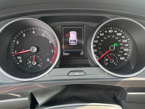 Used 2019 Volkswagen Tiguan SE AWD/4WD image 15