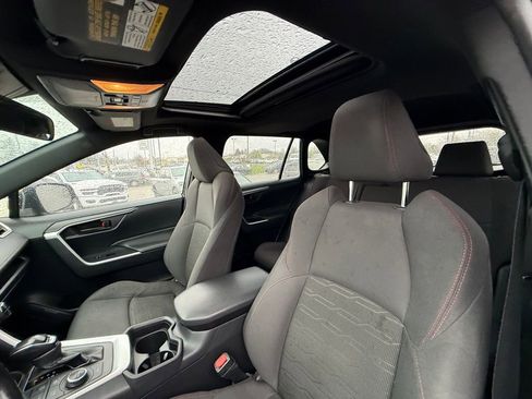 Used 2021 Toyota RAV4 SE w/ Weather & Moonroof Package image 13