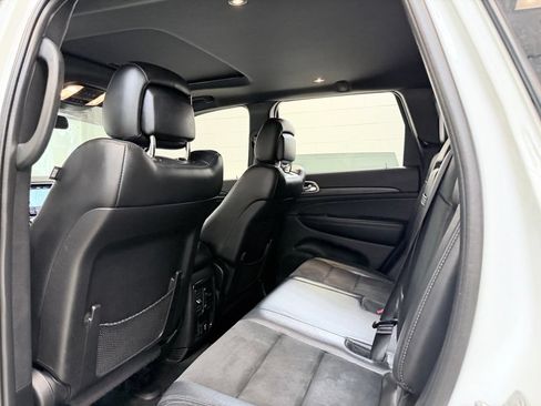 Used 2021 Jeep Grand Cherokee Laredo X AWD/4WD image 21