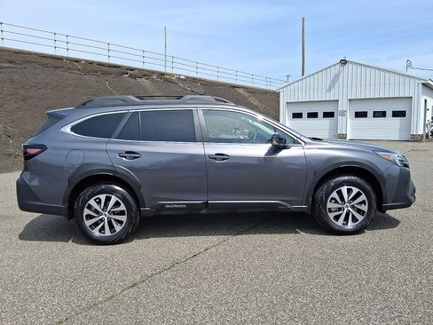 Certified 2025 Subaru Outback Premium image 7