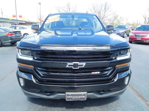 Used 2018 Chevrolet Silverado 1500 LT w/ Midnight Edition AWD/4WD image 7