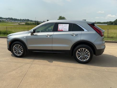 Used 2025 Cadillac XT4 Premium Luxury image 5