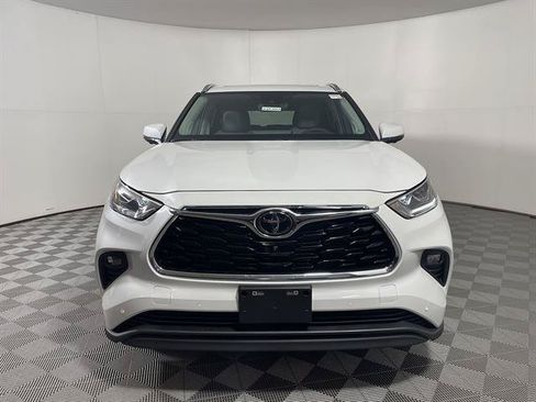 New 2026 Toyota Highlander Limited AWD/4WD image 2