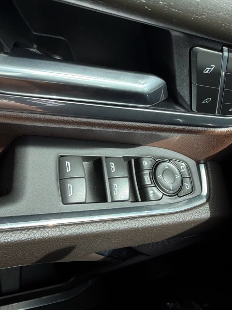 Used 2025 GMC Sierra 2500 Denali w/ Denali Reserve Package AWD/4WD image 36